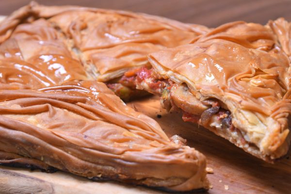 4-piece square Mushroom pie with tomato sauce