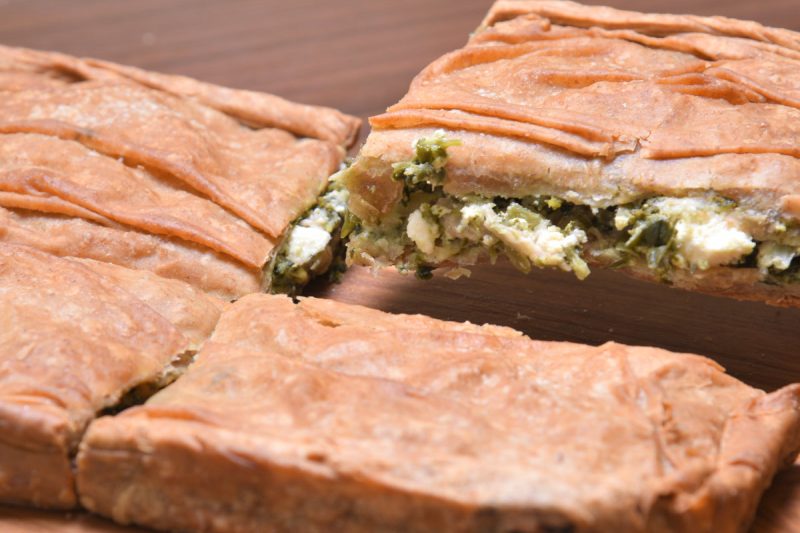 Spinach cheese pie with zea flour